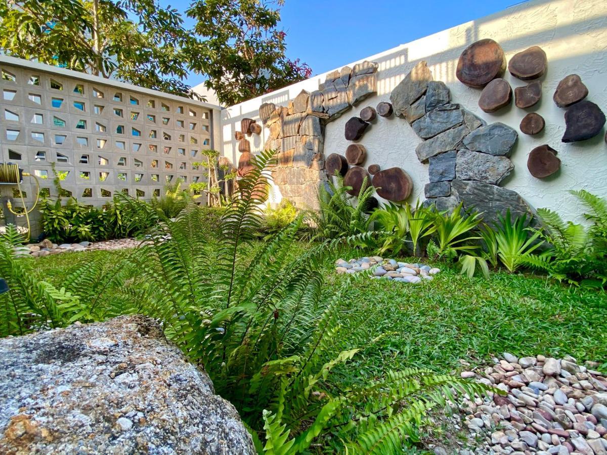 Ikiru 18 Private Saltwater Pool Villa, 3 Ensuite Br, Outdoor Bbq, 5 Mins To Beach Pantai Cenang  Exteriér fotografie