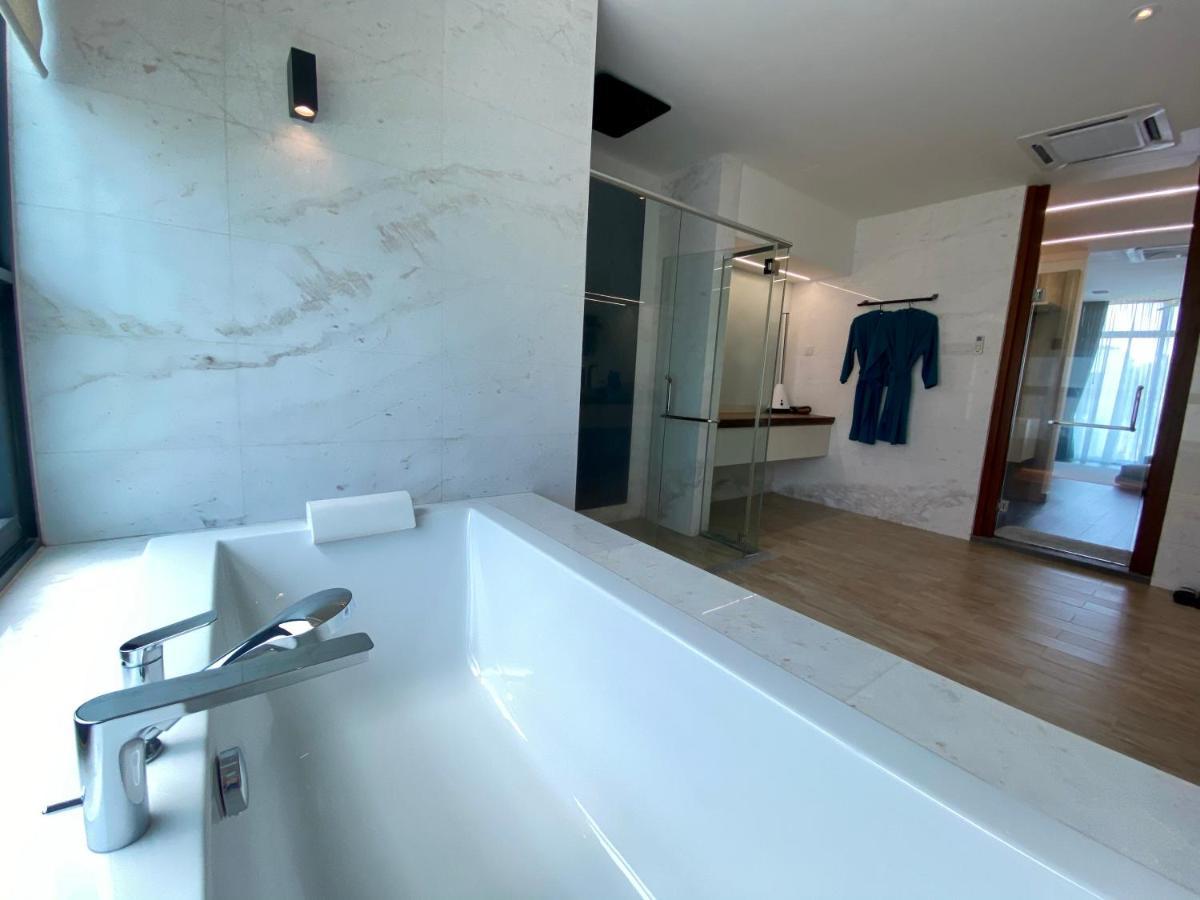 Ikiru 18 Private Saltwater Pool Villa, 3 Ensuite Br, Outdoor Bbq, 5 Mins To Beach Pantai Cenang  Exteriér fotografie